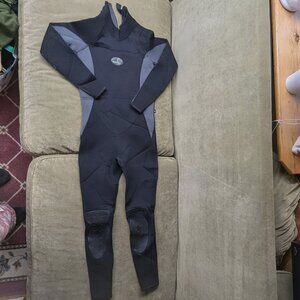 Akona wetsuit, full length, small, GUC